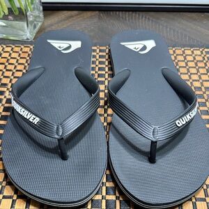 Quiksilver Men’s Black Flip-Flop Sandals with White Logo SZ 10/11 Box 16